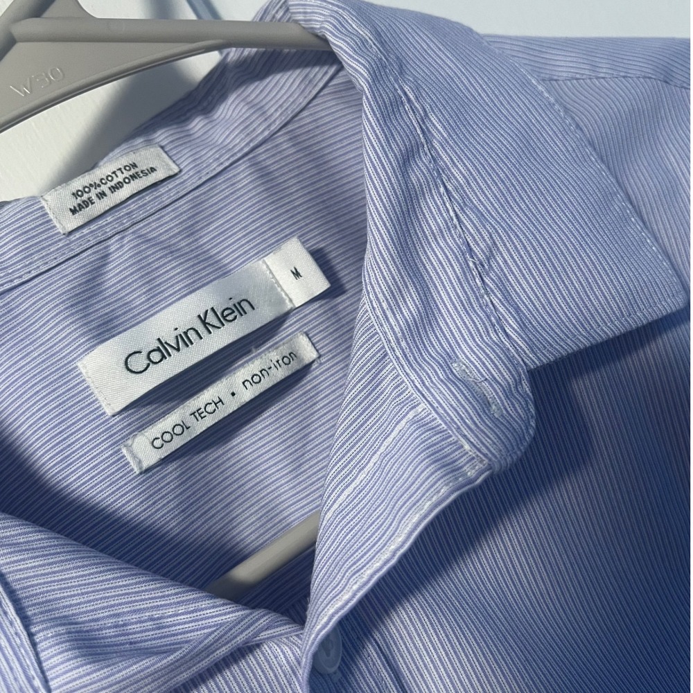 Calvin Klein Mens Dress‎ Shirt Light Blue Stripe Cool Tech Non Iron Size M